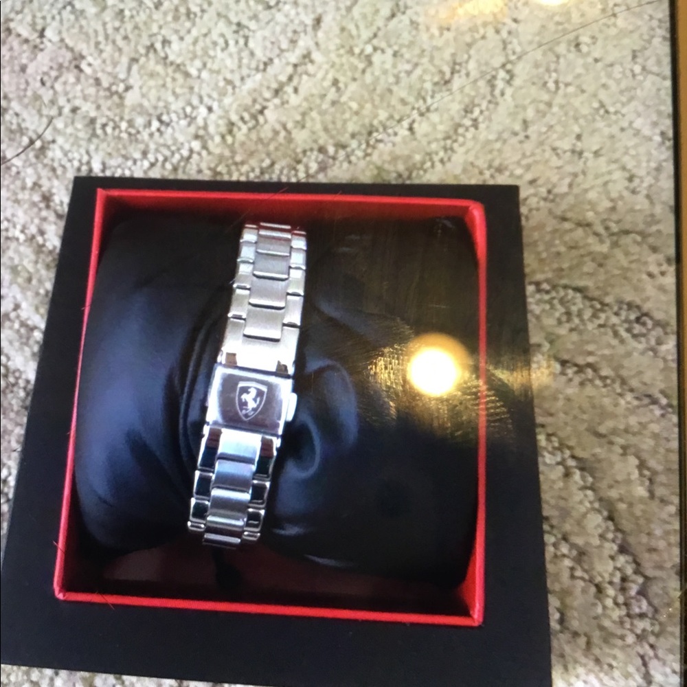 Watch - Picture 5 of 8
